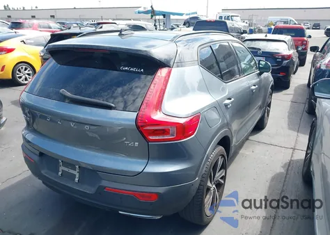 2019 Volvo Xc40 T4 R-Design z USA, uszkodzony, nr VIN YV4AC2HM0K2152315